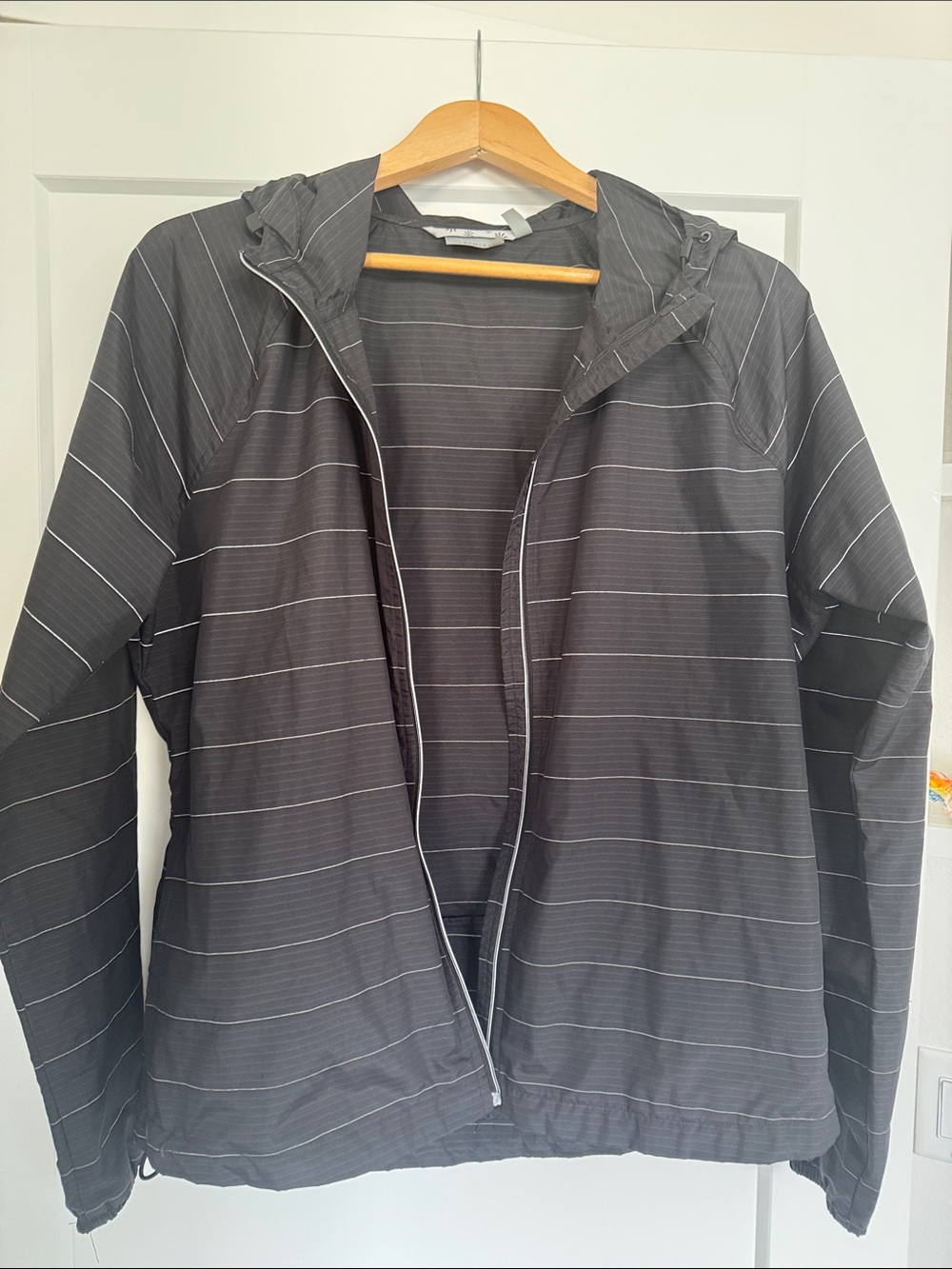 Athleta Women's Black w white striped Hooded Windbreaker